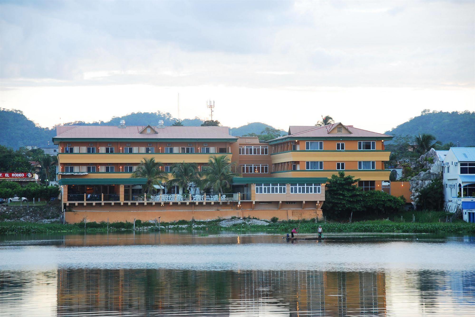 Peten Esplendido Flores Dış mekan fotoğraf